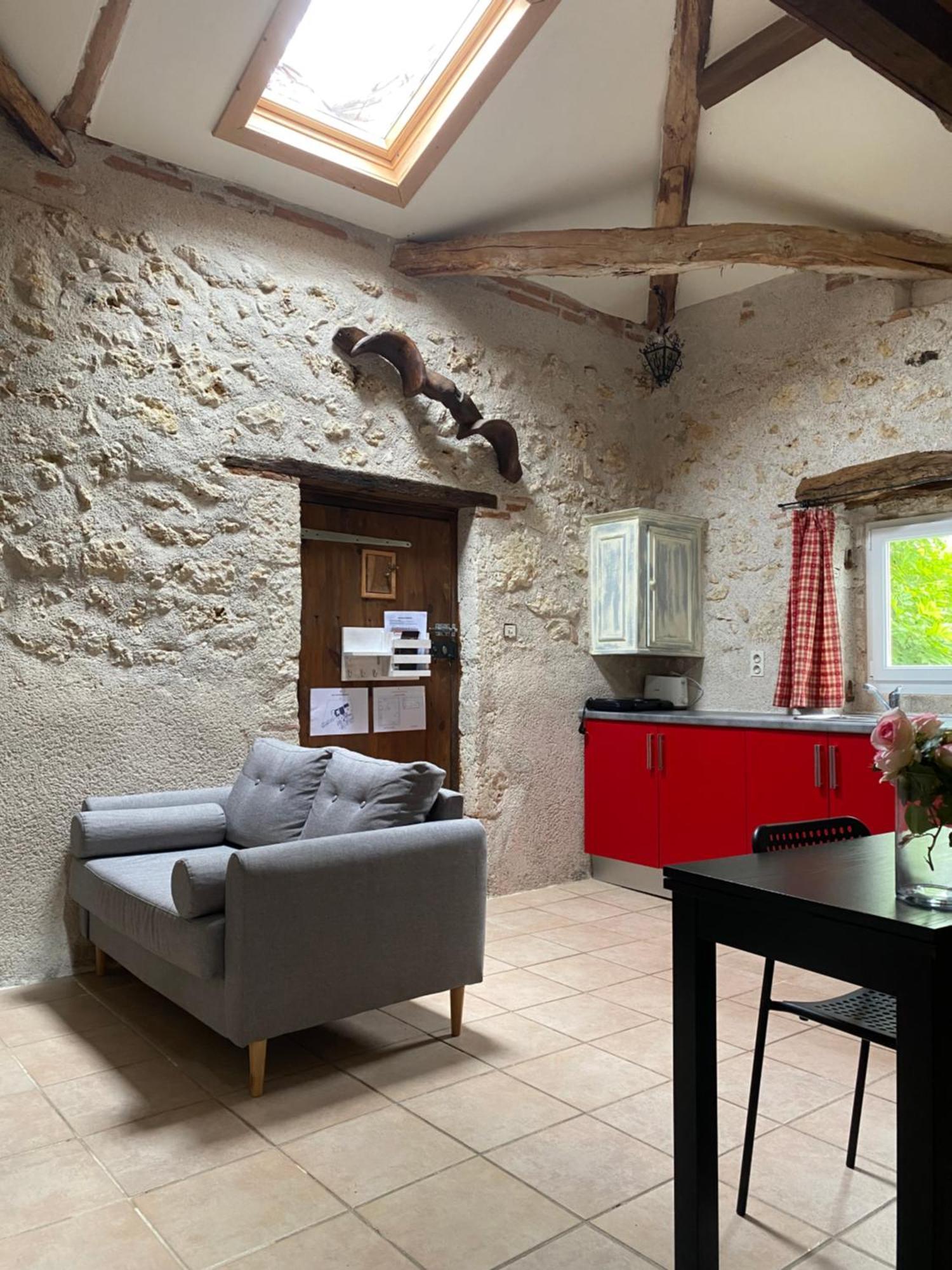Domaine De Villot Hotel Sainte-Colombe-de-Villeneuve Exterior photo