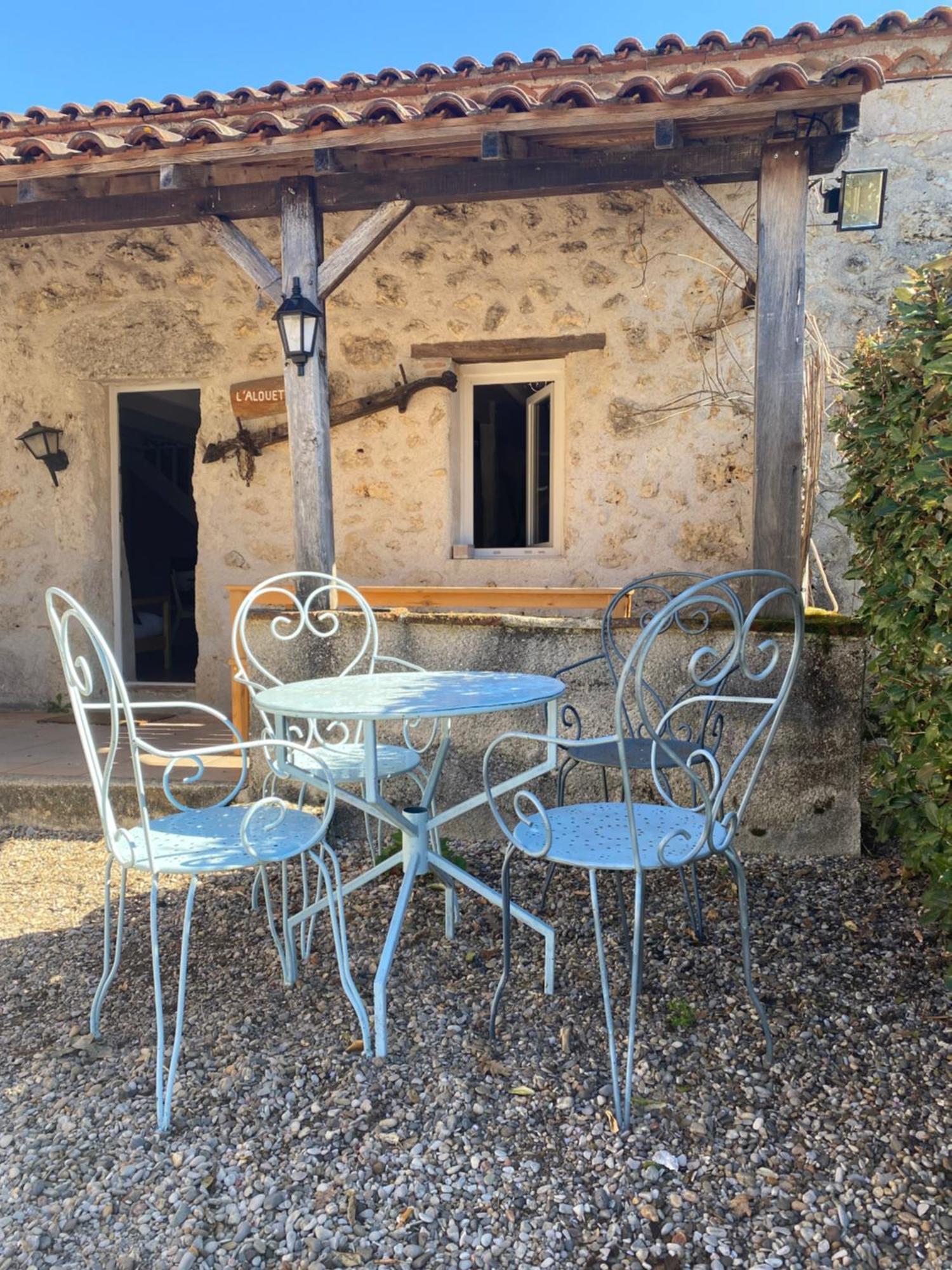 Domaine De Villot Hotel Sainte-Colombe-de-Villeneuve Exterior photo